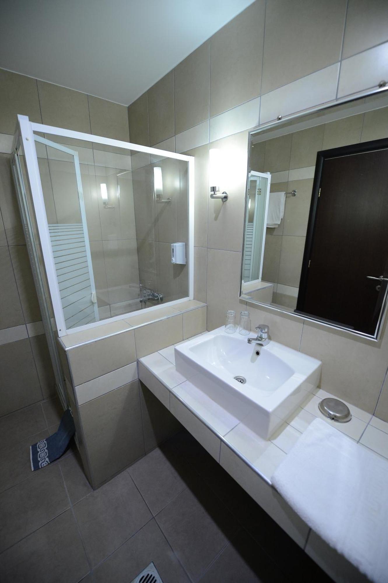 Paralía Central Hotel מראה חיצוני תמונה